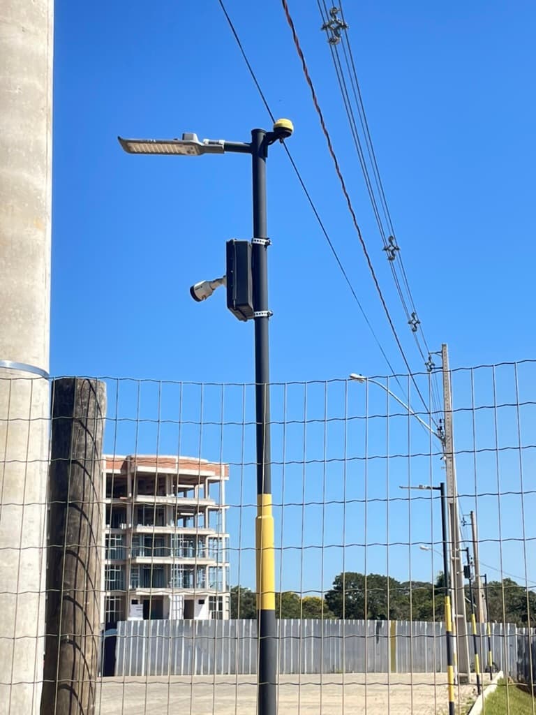 Poste p/ Câmera Bullet Flangeado
