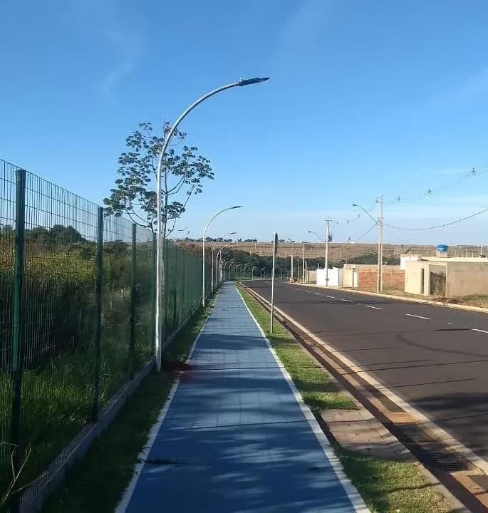 Postes Metálicos B&B Iluminação